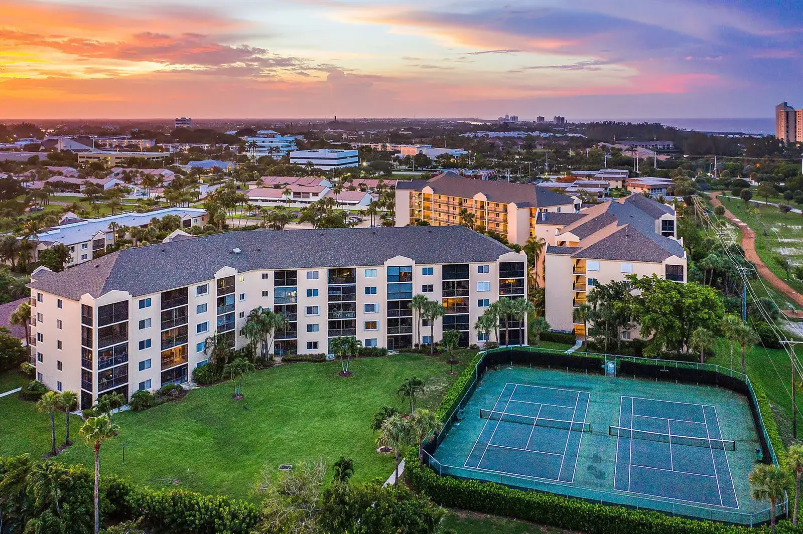 2 bedroom 2 bath Residential Lease for rent at 275 Palm Avenue # A301, Jupiter FL 33477