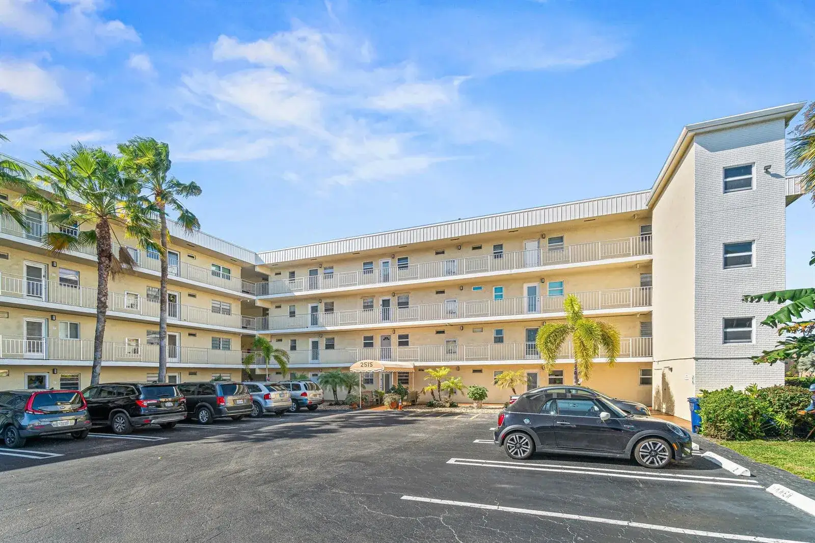 2 bedroom 2 bath Residential for sale at 2515 NE 1st Court # 4100, Boynton Beach FL 33435