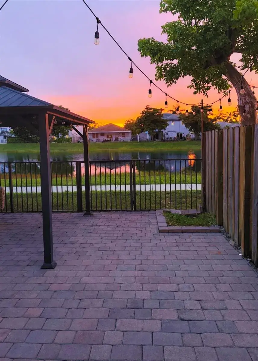 3 bedroom 2 bath Residential for sale at 504 SE 32nd Avenue, Homestead FL 33033