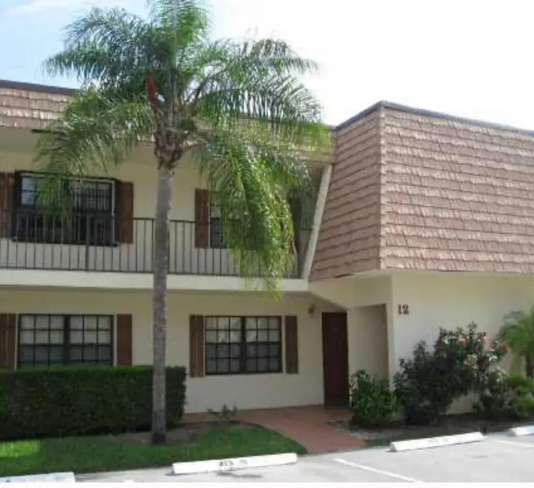 2 bedroom 2 bath Residential Lease for rent at 4259 Oak Terrace Drive, FL 33463