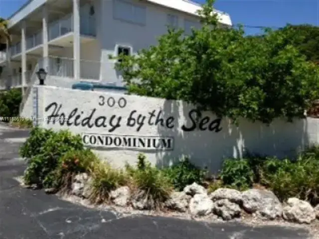 2 bedroom 1 bath Residential Lease for rent at 300 Ocean Drive # 20, Key Largo FL 33037