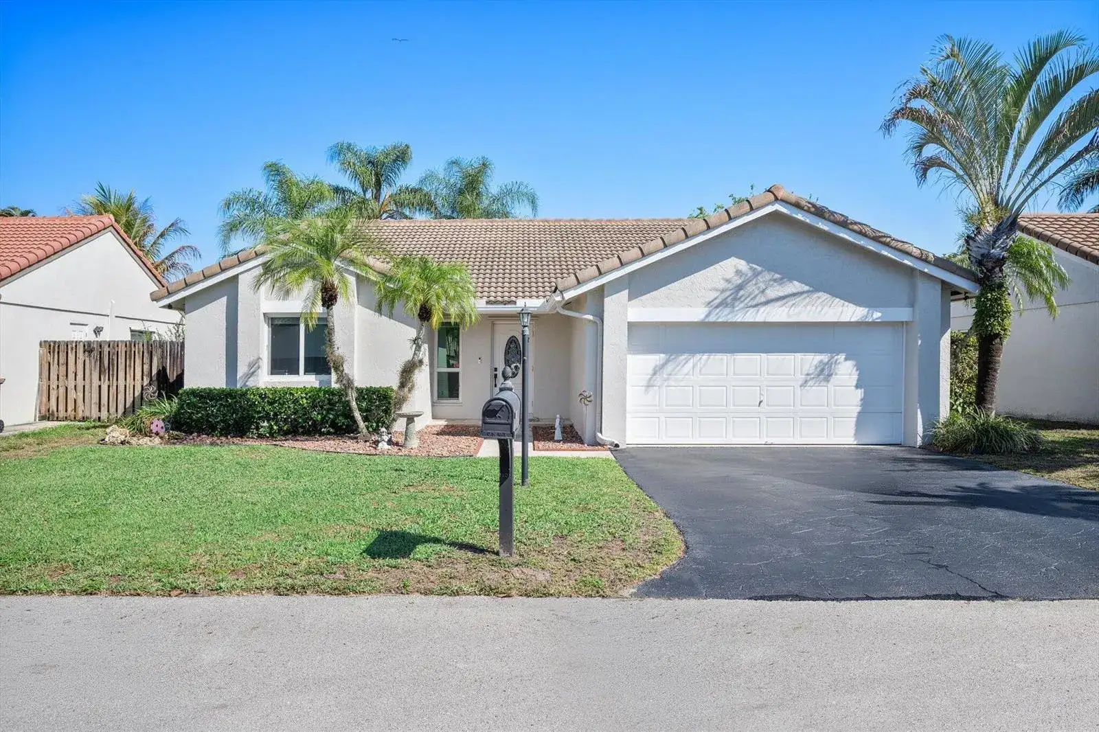 3 bedroom 2 bath Residential for sale at 15541 Dover Court, Davie FL 33331