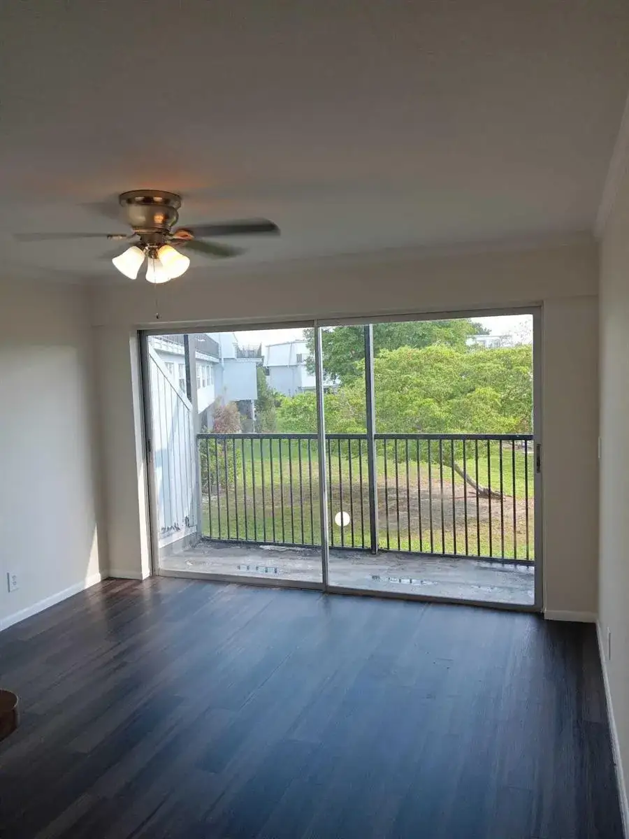 2 bedroom 2 bath Residential for sale at 9500 SW 3rd Street # 222, Boca Raton FL 33428