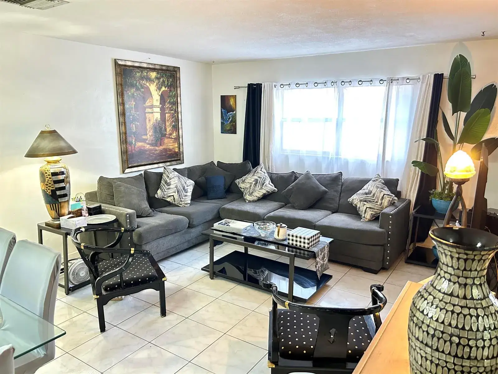 2 bedroom 1 bath Residential for sale at 515 S Crescent Drive # 107, Hollywood FL 33021