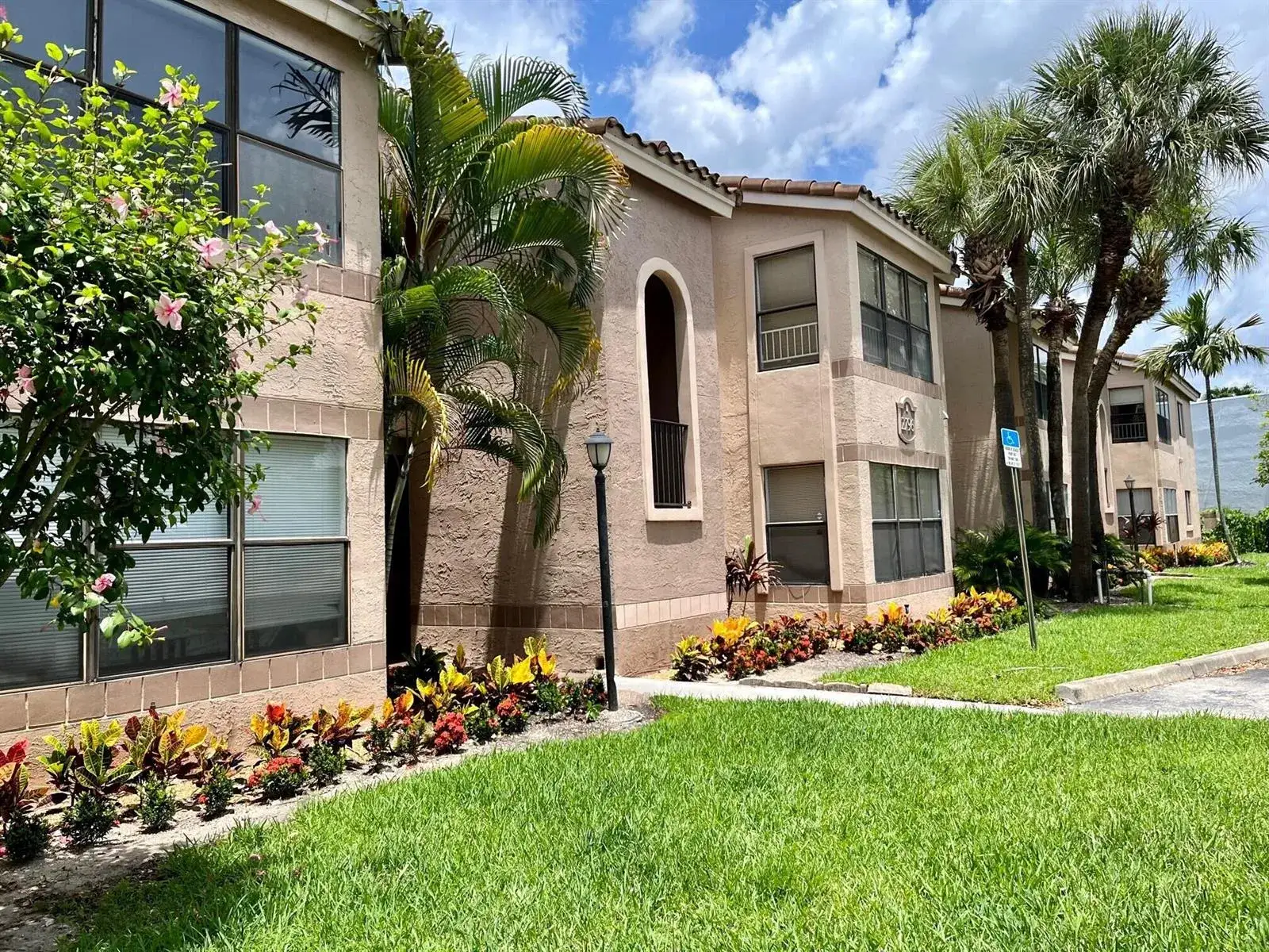 2 bedroom 2 bath Residential for sale at 2796 S University Drive # 2207, Davie FL 33328