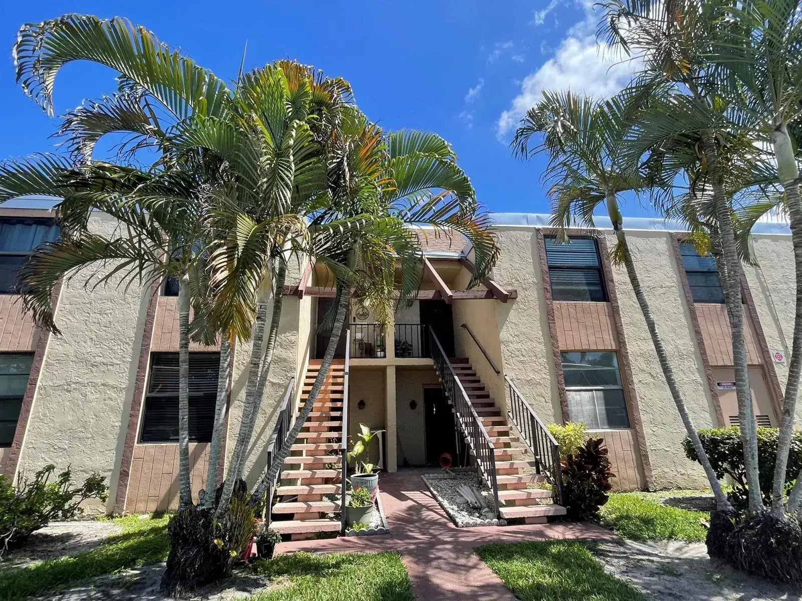 1 bedroom 2 bath Residential for sale at 7460 NW 18th Street # 104, Margate FL 33063