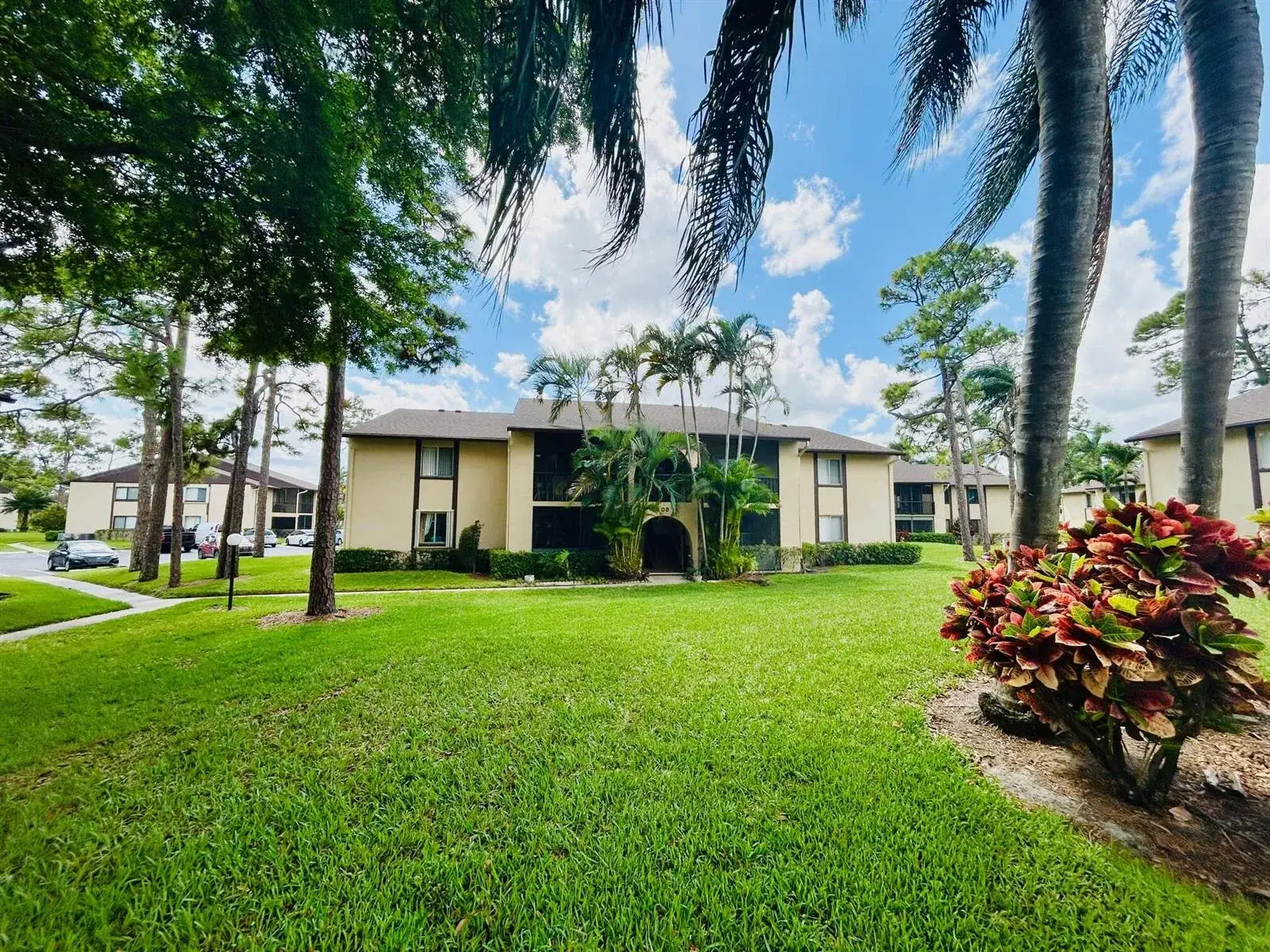 2 bedroom 1 bath Residential Lease for rent at 408 Pine Glen Lane # 2, FL 33463
