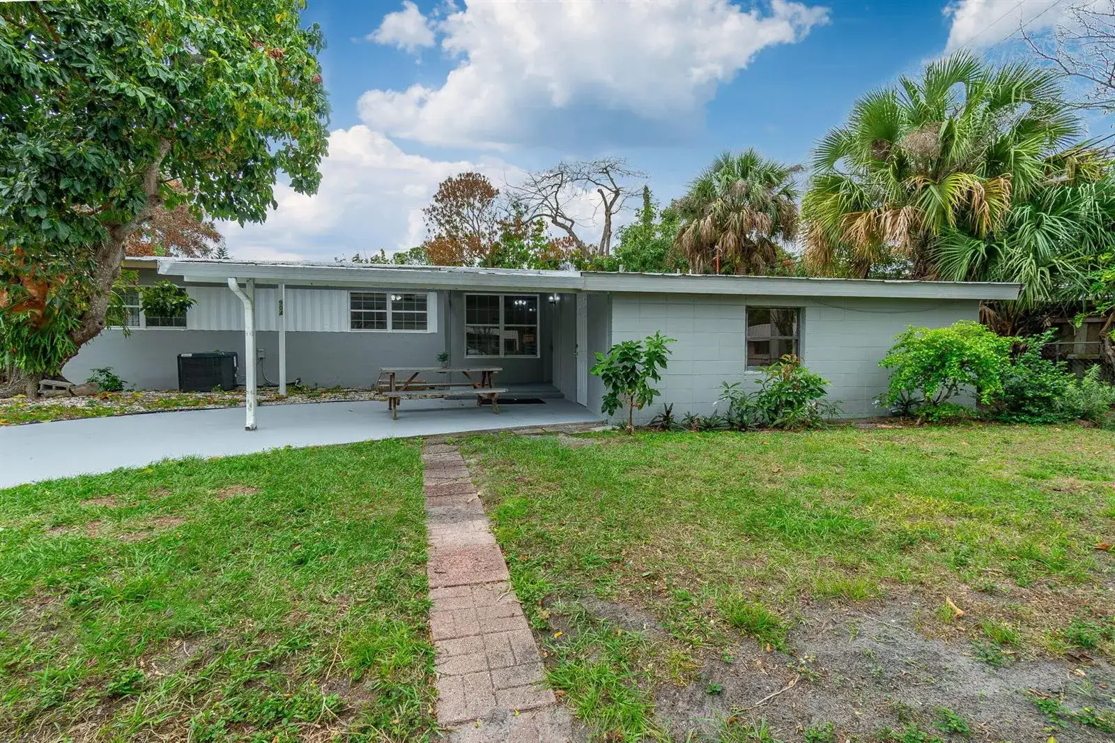 4 bedroom 2 bath Residential for sale at 904 SE 16th Street, Stuart FL 34994