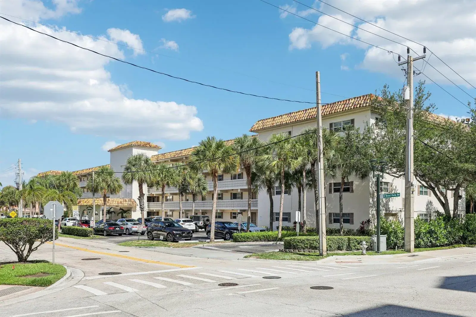 2 bedroom 2 bath Residential Lease for rent at 200 E Royal Palm Road, Boca Raton FL 33432