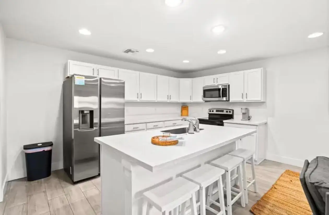 3 bedroom 2 bath Residential Lease for rent at 565 Lilac Court, West Palm Beach FL 33407