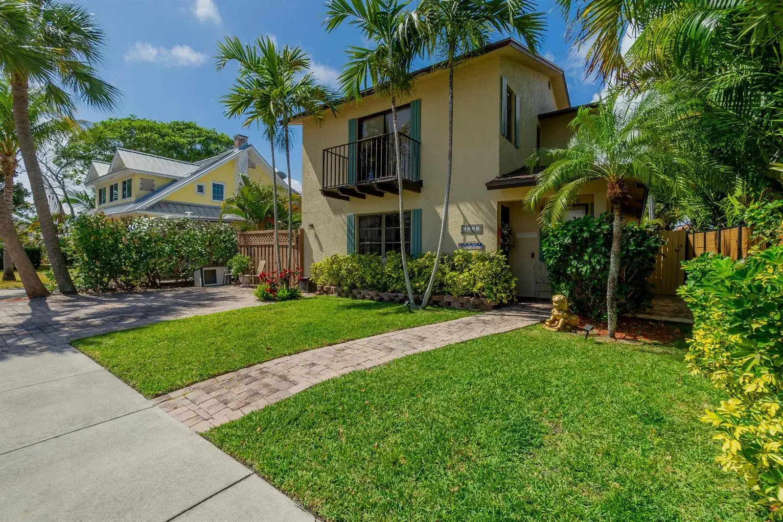 3 bedroom 2 bath Residential for sale at 1827 N Palmway, FL 33460