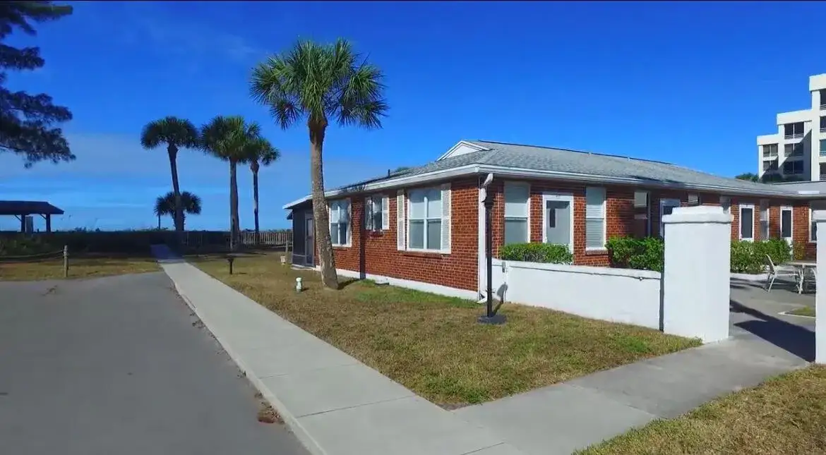 1 bedroom 1 bath Residential for sale at 908 Villas Drive # 18, Venice FL 34285