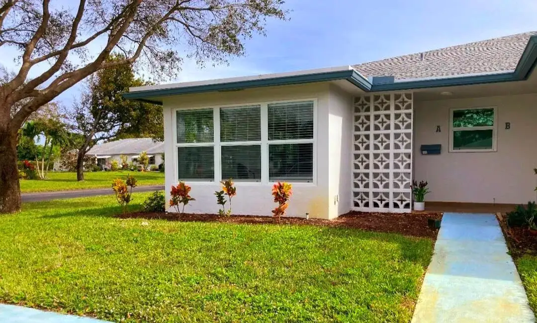 2 bedroom 2 bath Residential Lease for rent at 1155 S Drive Circle # A, Delray Beach FL 33445