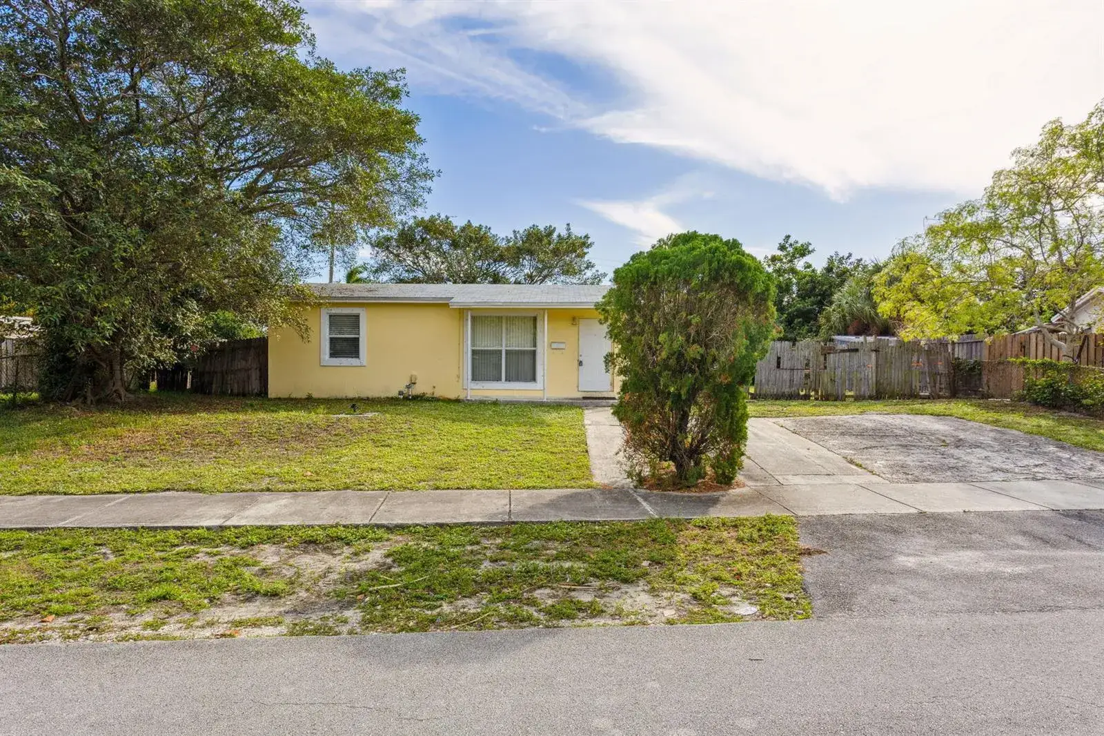 3 bedroom 2 bath Residential Lease for rent at 520 NE 45th Street, Deerfield Beach FL 33064
