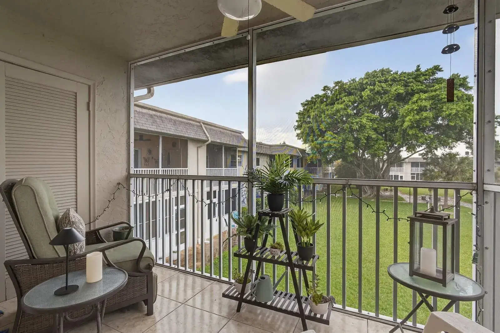 2 bedroom 2 bath Residential for sale at 202 Oxford 200, West Palm Beach FL 33417