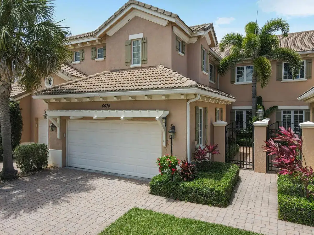 3 bedroom 2 bath Residential for sale at 4679 Cadiz Circle, Palm Beach Gardens FL 33418