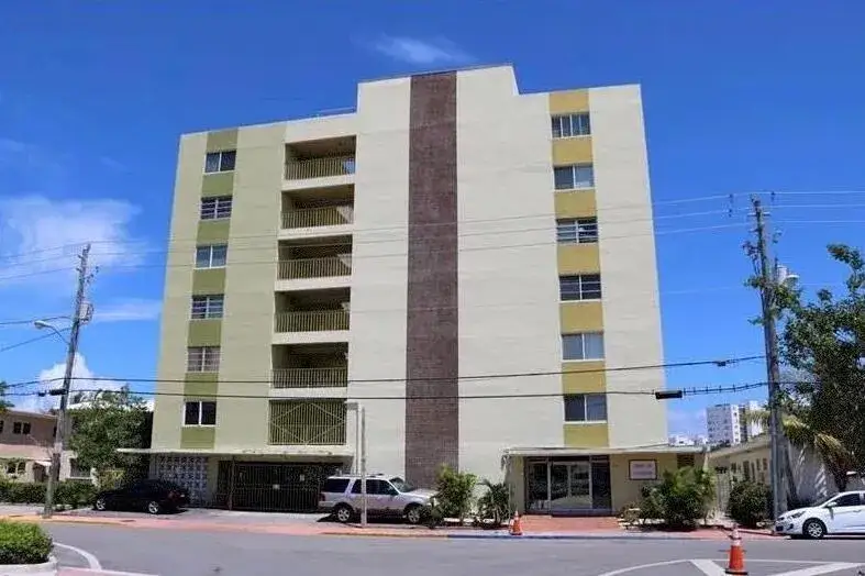8001 Crespi Boulevard # 5c, Miami Beach FL 33141
