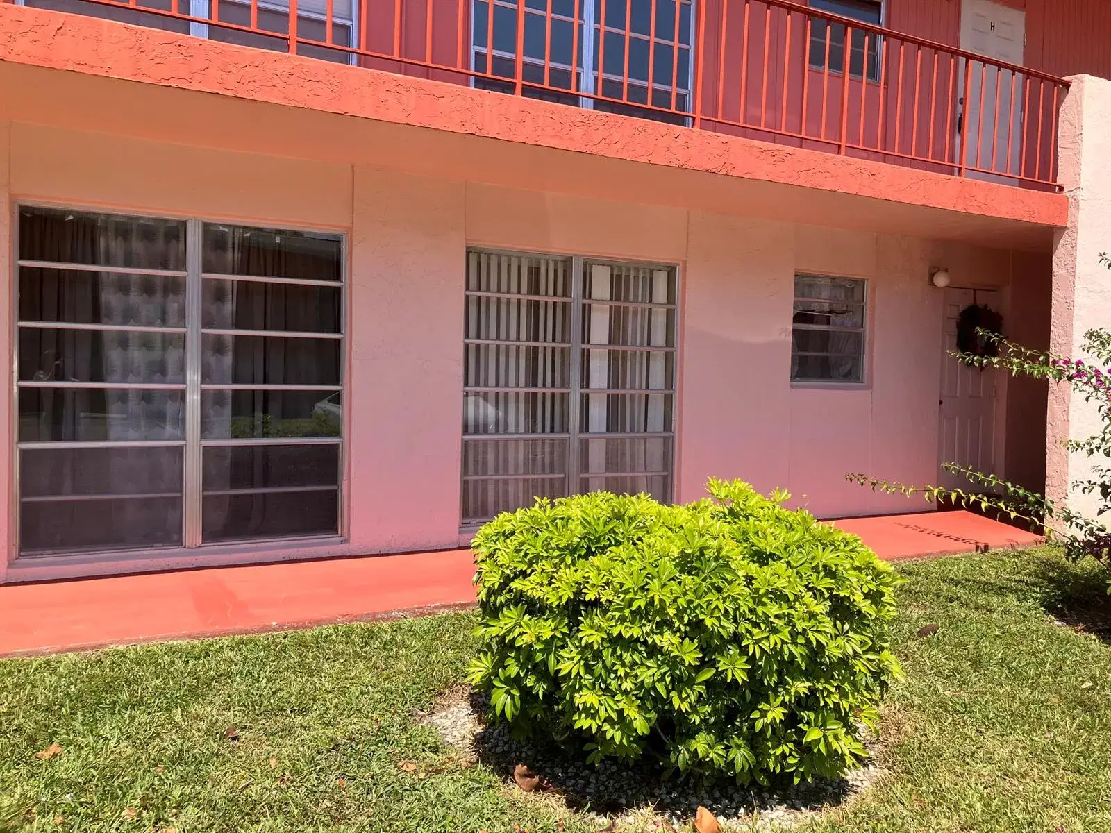 1 bedroom 1 bath Residential Lease for rent at 17 Golfs Edge # D, West Palm Beach FL 33417