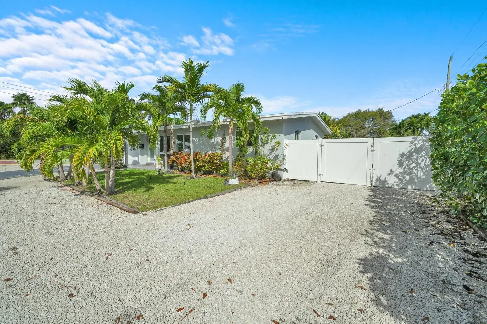 3 bedroom 2 bath Residential for sale at 2824 NW 6th Avenue, Wilton Manors FL 33311