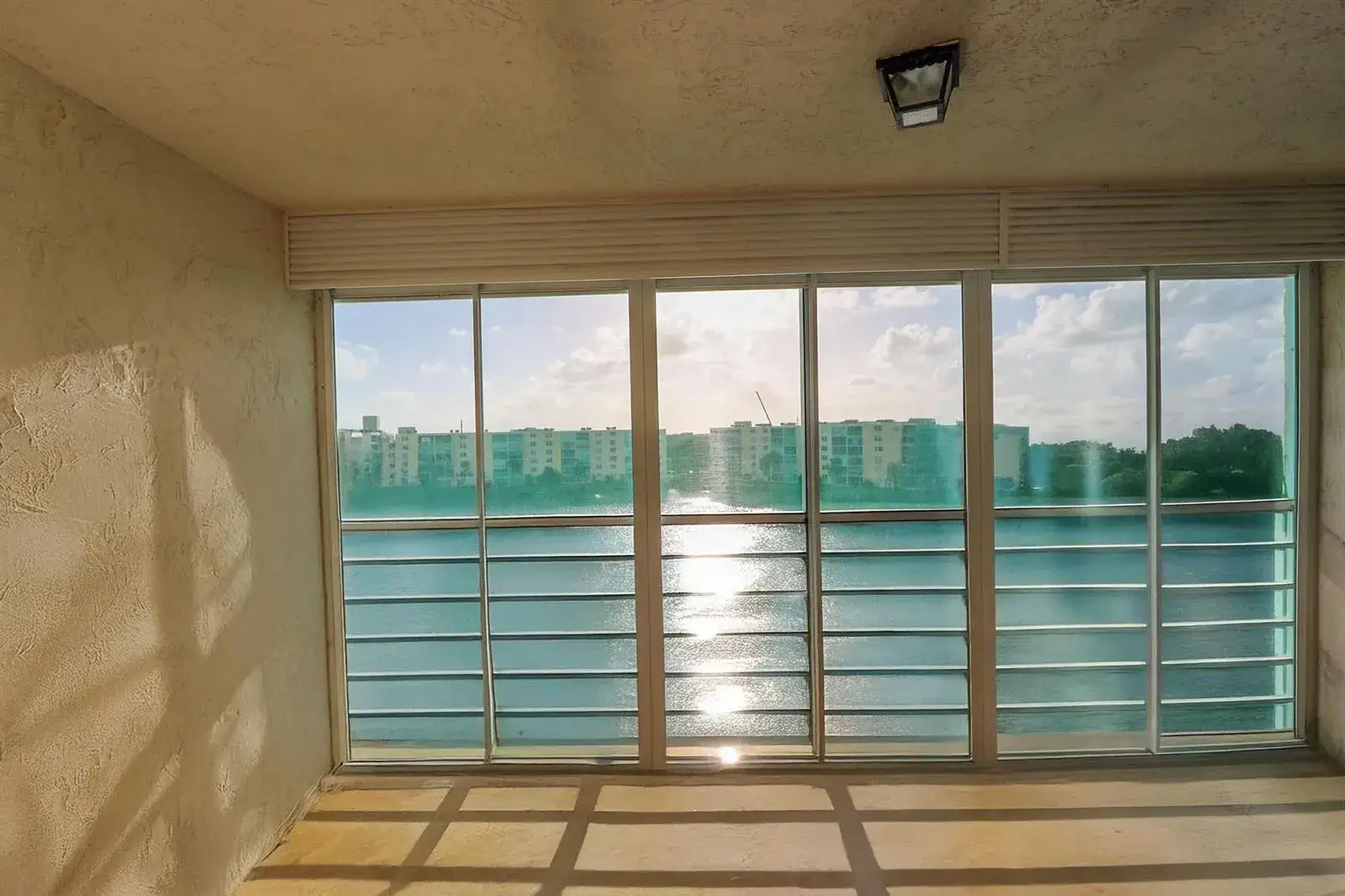 2 bedroom 2 bath Residential for sale at 101 SE 3rd Avenue # 605, Dania Beach FL 33004