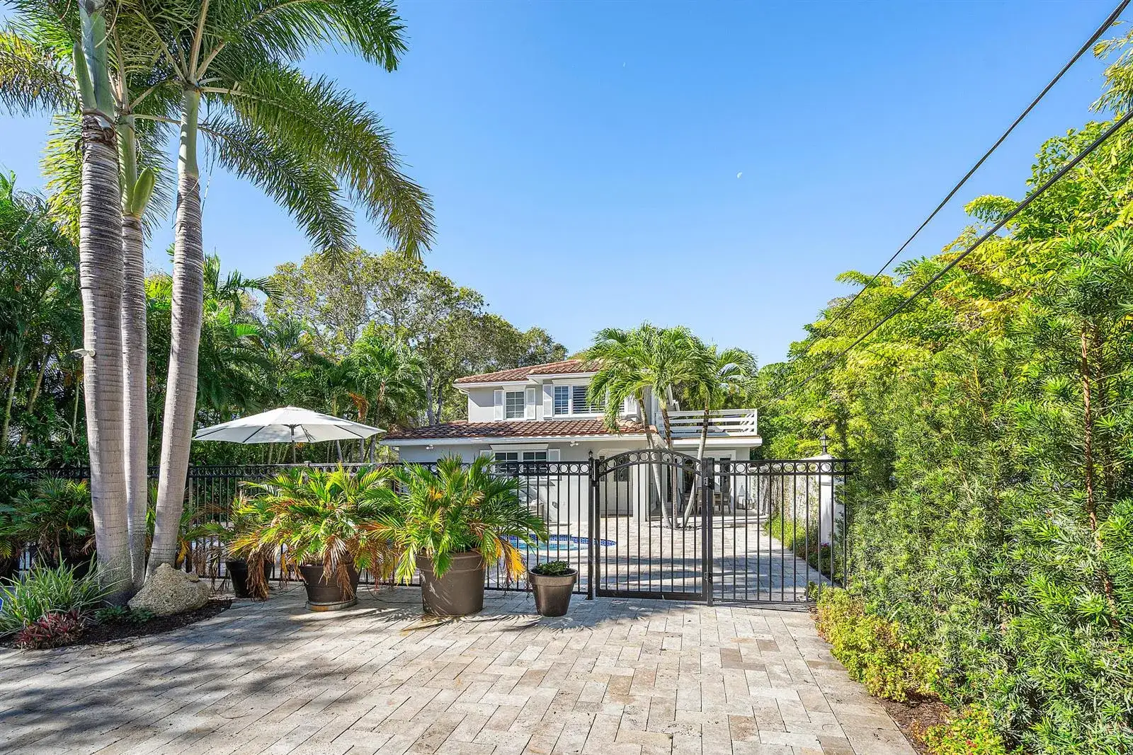 3 bedroom 3 bath Residential Lease for rent at 820 Palm Trail, Delray Beach FL 33483