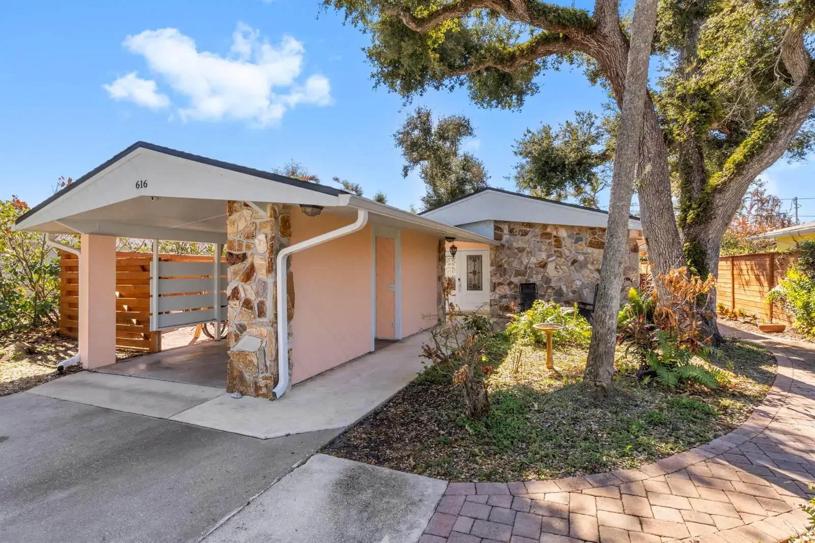 2 bedroom 2 bath Residential for sale at 616 Dahlia Lane, Vero Beach FL 32963