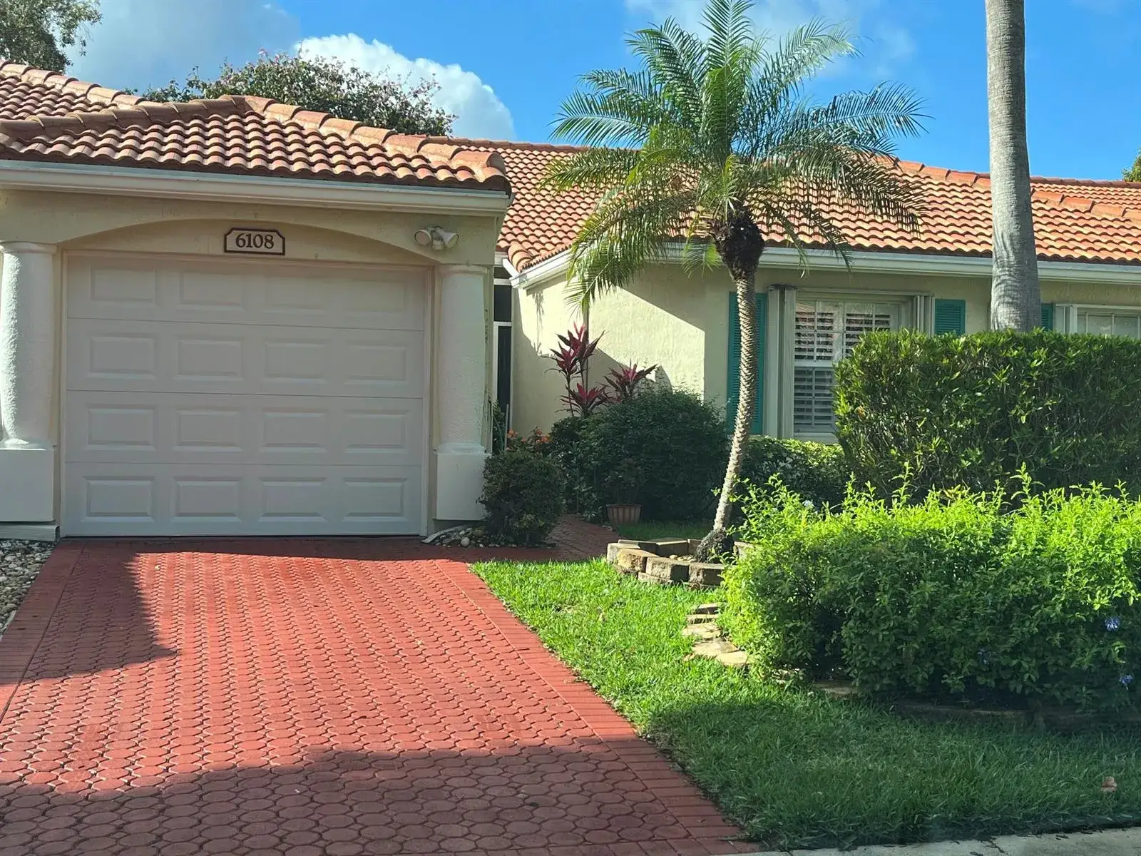 2 bedroom 2 bath Residential Lease for rent at 6108 Petunia Road, Delray Beach FL 33484