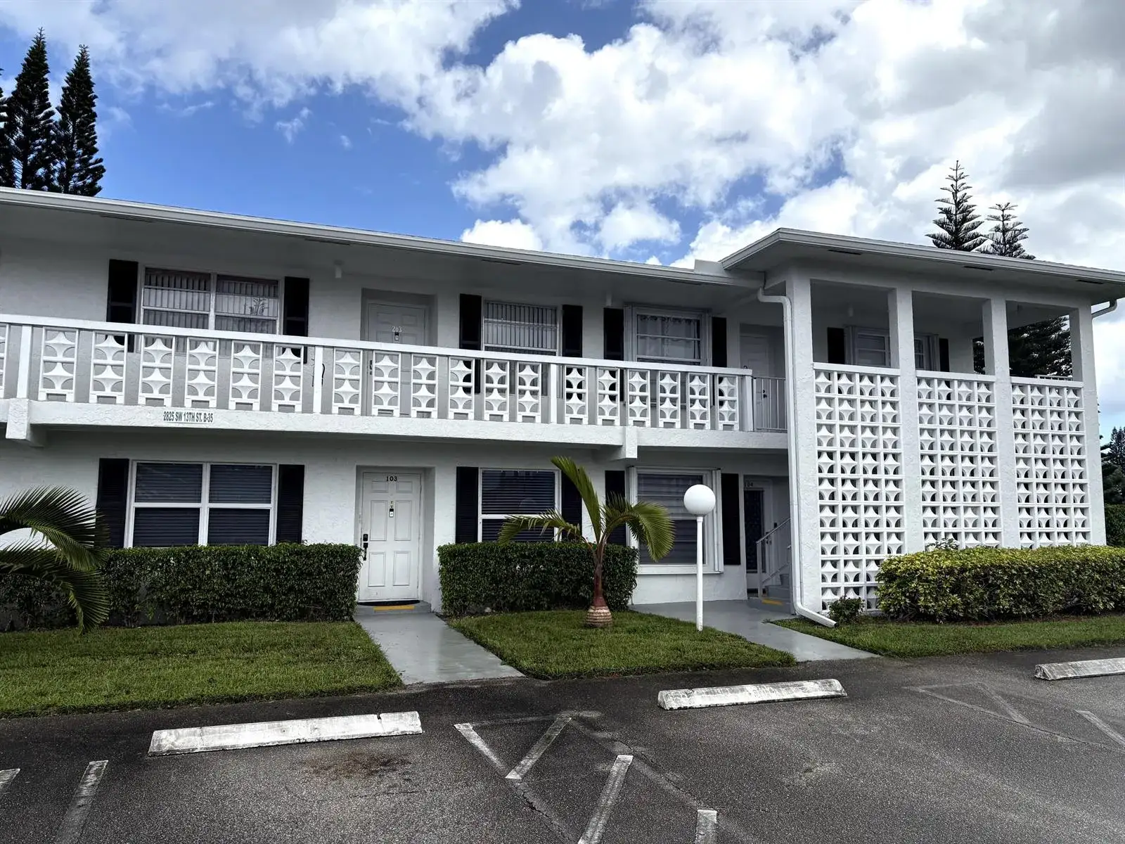 2 bedroom 2 bath Residential for sale at 2825 SW 13th Street # 204, Delray Beach FL 33445