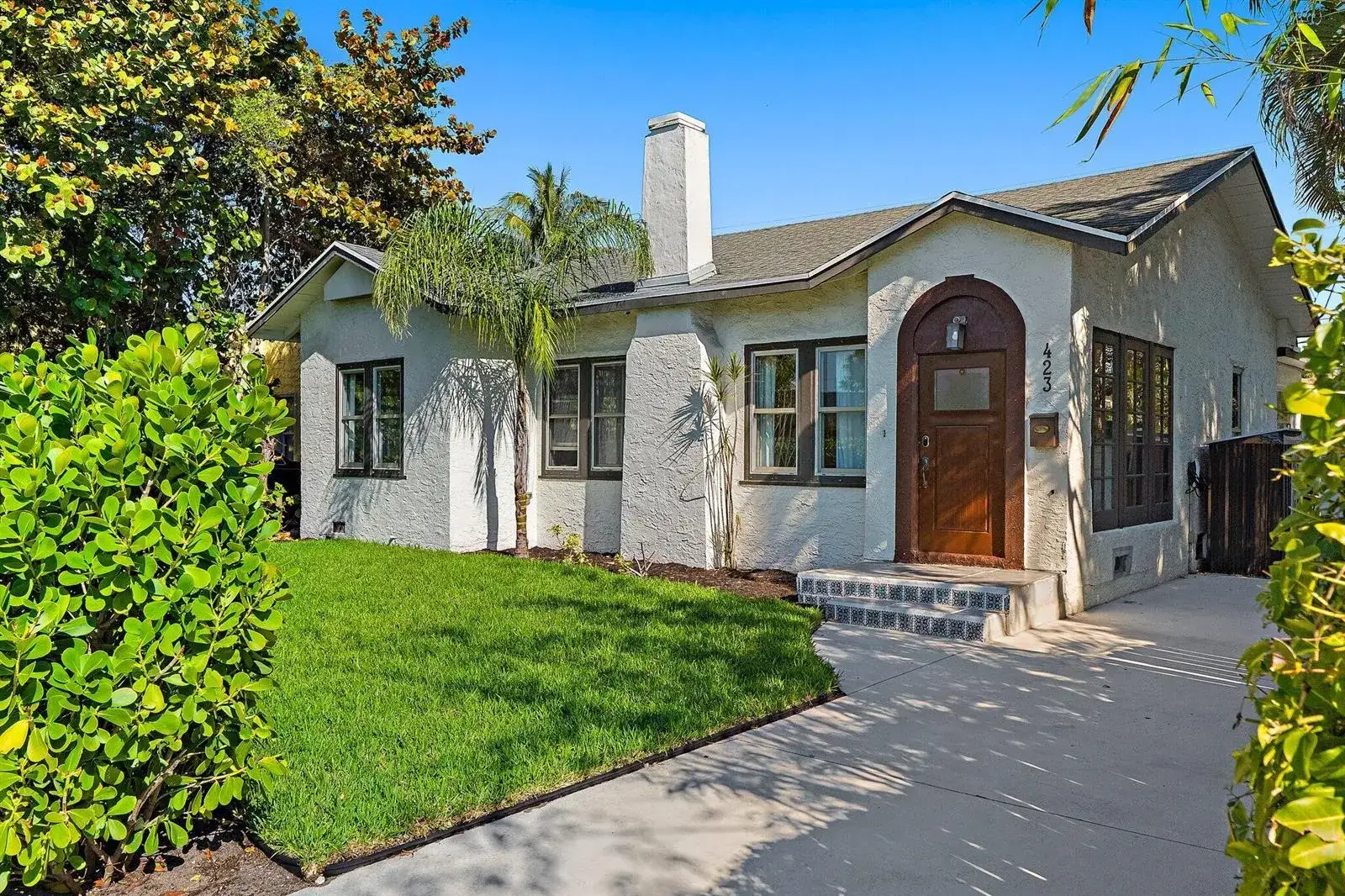 4 bedroom 2 bath Residential Lease for rent at 423 Avenida Alegre, West Palm Beach FL 33405