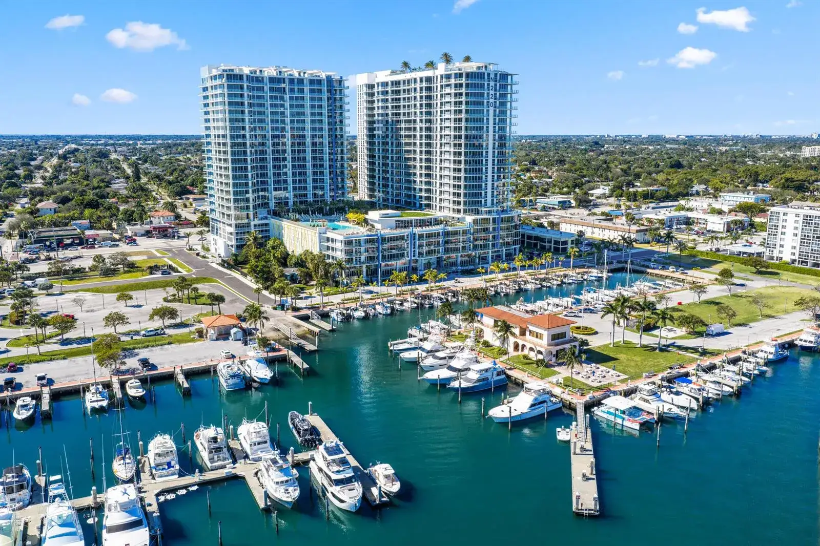 1 bedroom 1 bath Residential for sale at 220 Lake Shore Drive # 1125, Lake Park FL 33403
