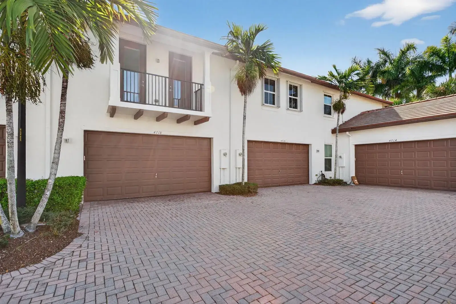 3 bedroom 2 bath Residential for sale at 4718 Monarch Way, Coconut Creek FL 33073