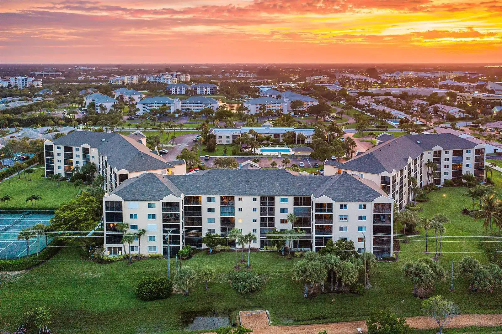 2 bedroom 2 bath Residential Lease for rent at 275 Palm Avenue # C402, Jupiter FL 33477