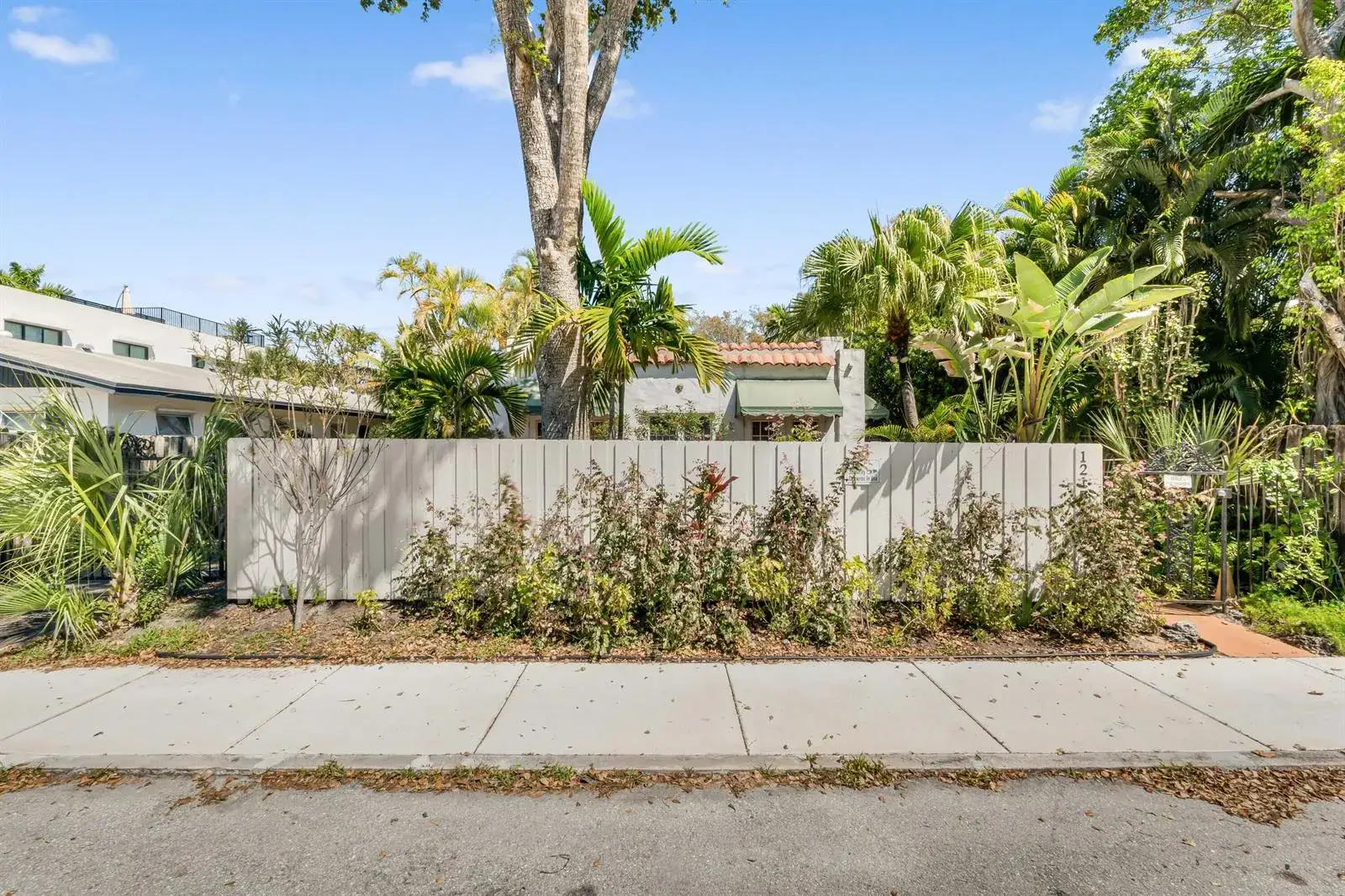 1 bedroom 1 bath Residential Lease for rent at 1217 SE 1st Street, Fort Lauderdale FL 33301