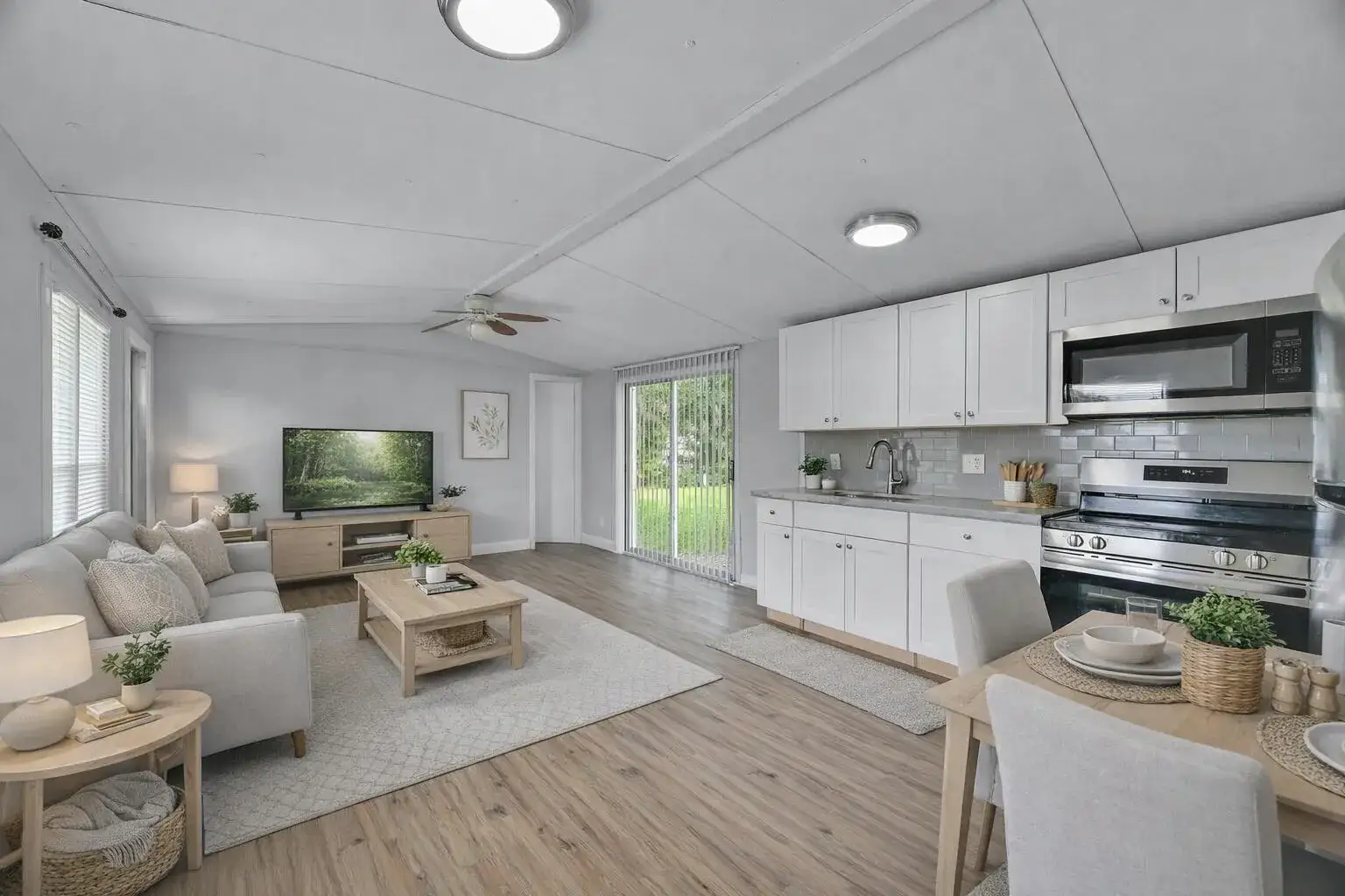 2 bedroom 1 bath Residential for sale at 585 NW Avenue D, Moore Haven FL 33471
