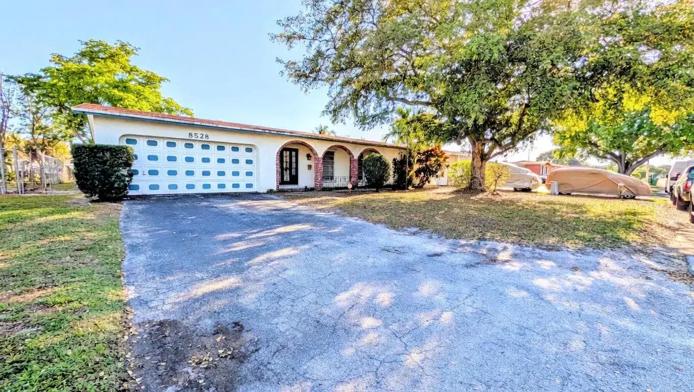 4 bedroom 2 bath Residential for sale at 8528 Windsor Drive, Miramar FL 33025