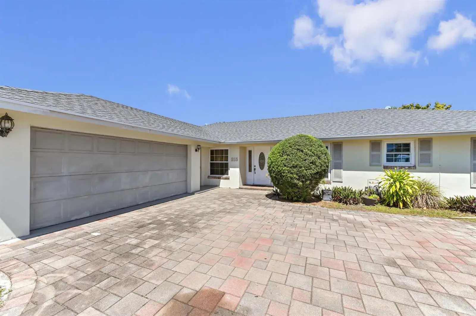 4 bedroom 2 bath Residential for sale at 315 SW 12th Avenue, Boynton Beach FL 33435