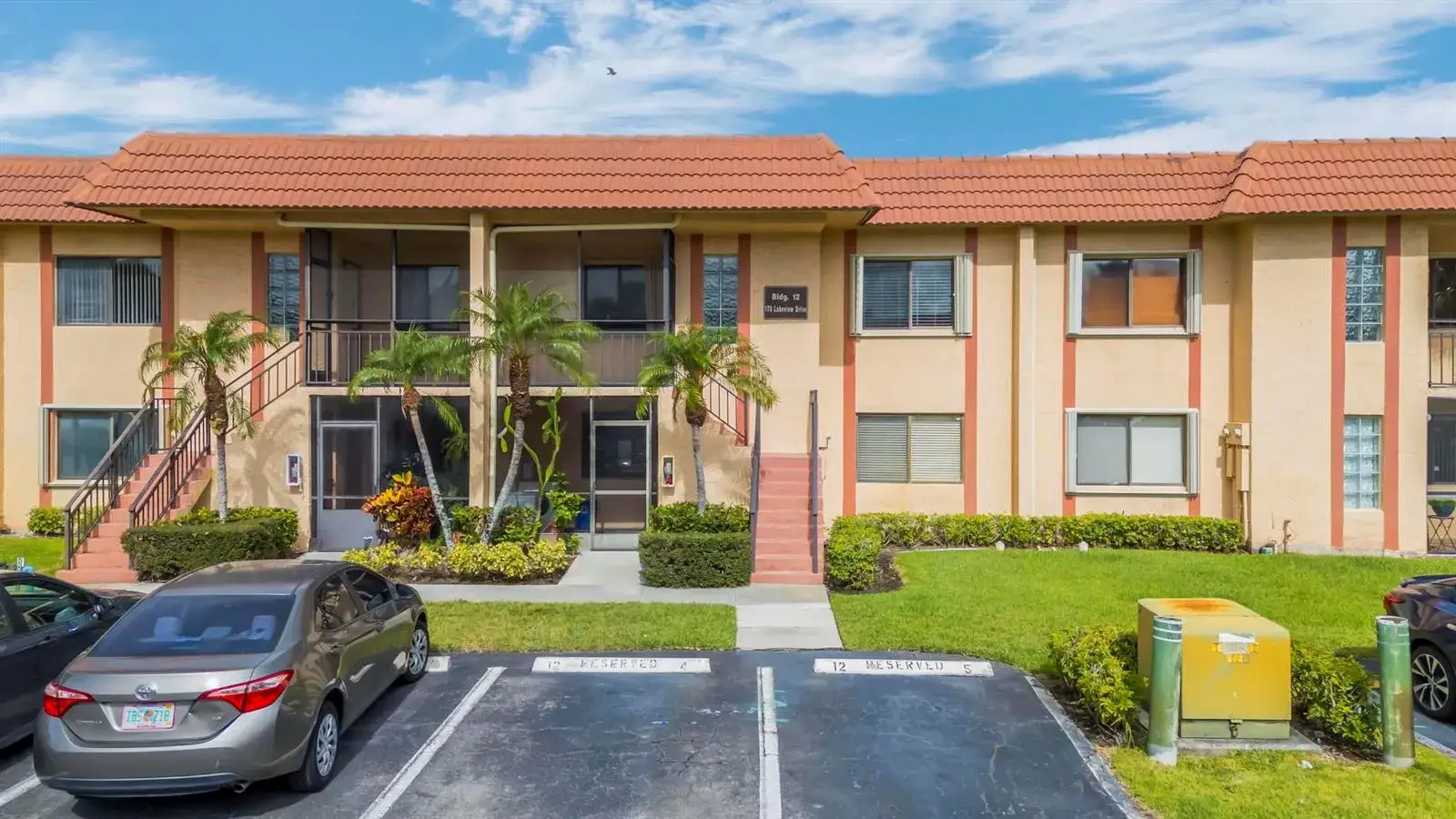 2 bedroom 2 bath Residential for sale at 170 Lakeview Drive # 203, Weston FL 33326