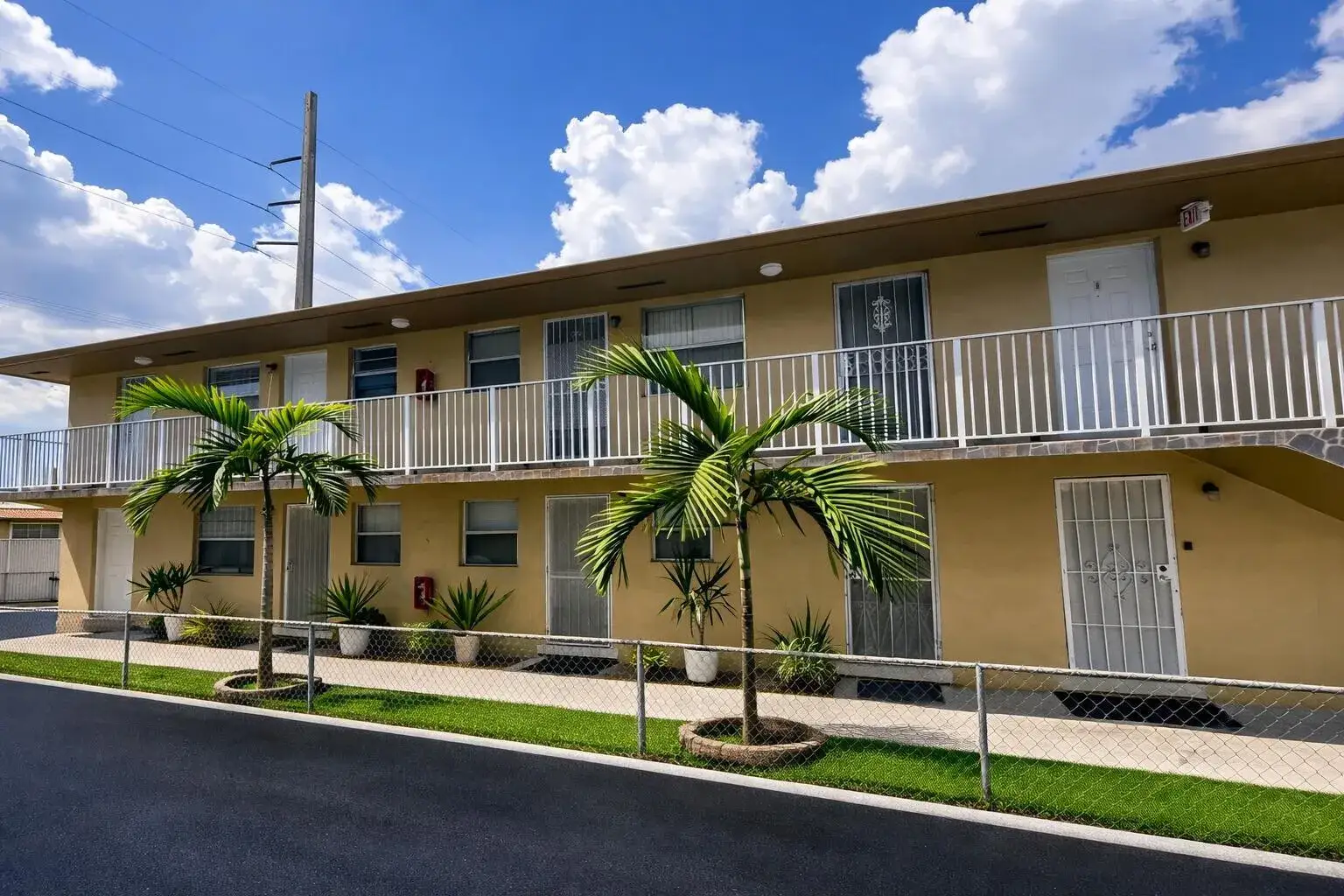 Commercial Sale for sale at 715 W 29th Street, Hialeah FL 33012