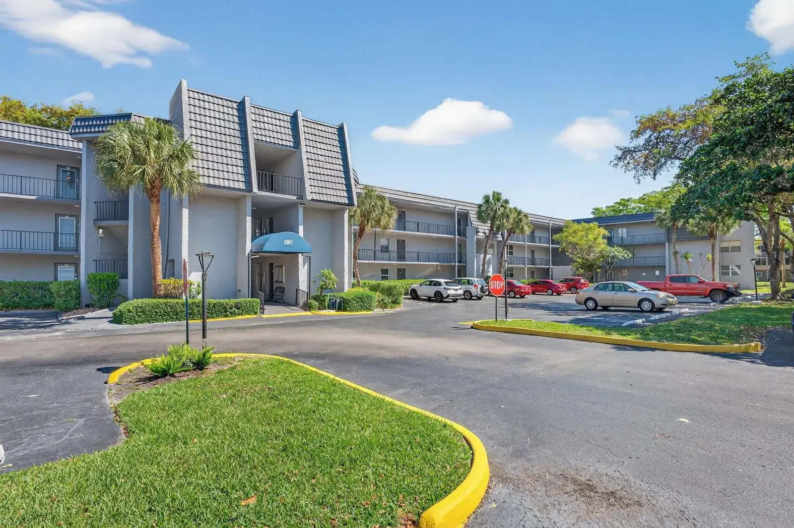 1 bedroom 1 bath Residential for sale at 9081 Lime Bay Boulevard # 209, Tamarac FL 33321