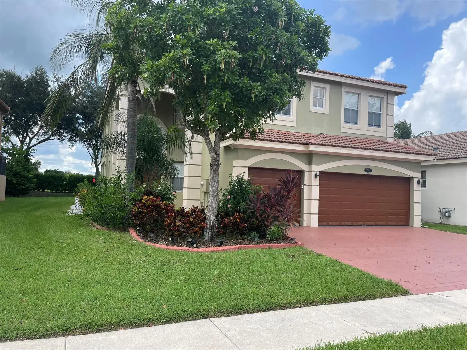 5 bedroom 3 bath Residential Lease for rent at 10690 Old Hammock Way, Wellington FL 33414