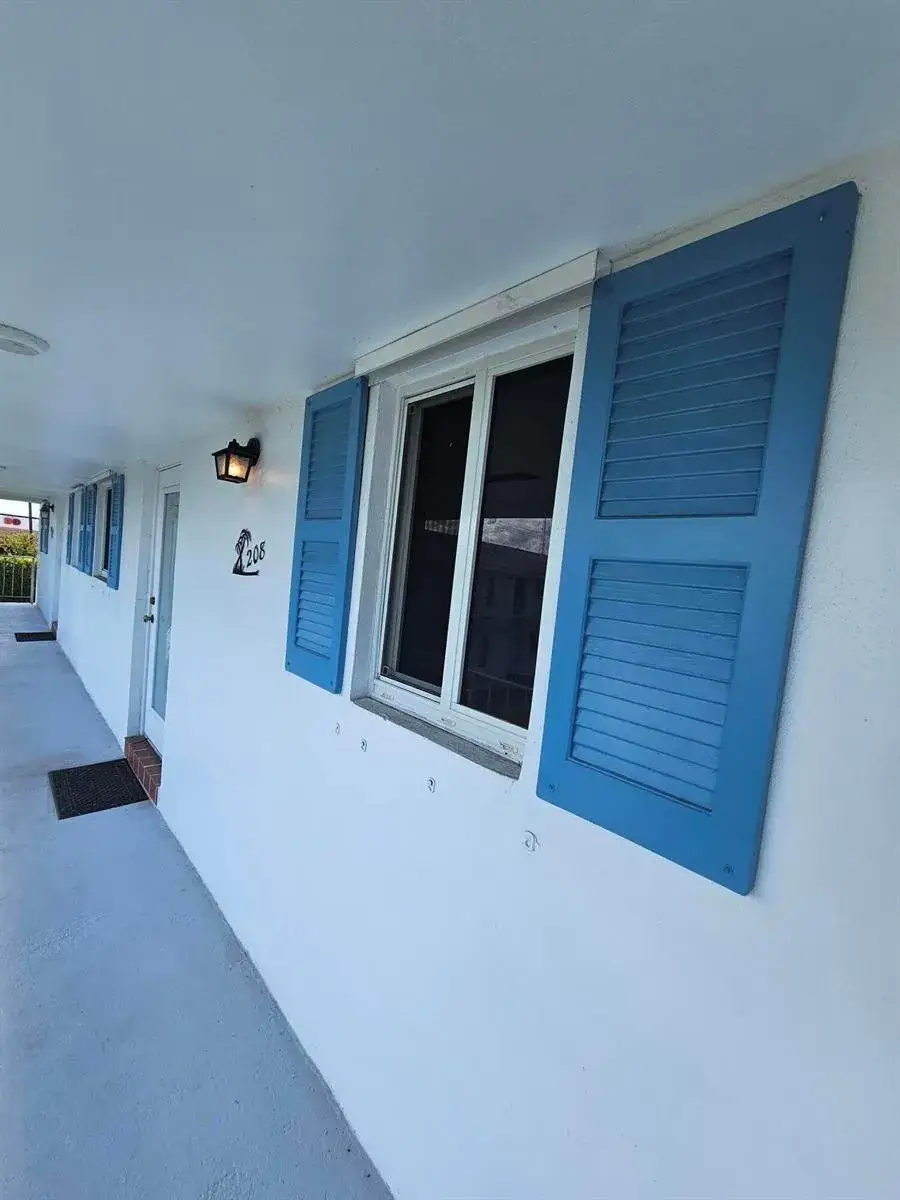 1 bedroom 1 bath Residential for sale at 1115 Lake Terrace # 208, Boynton Beach FL 33426