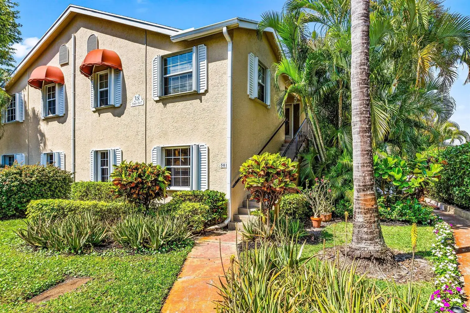 2 bedroom 2 bath Residential for sale at 501 Waterside Drive, Hypoluxo FL 33462