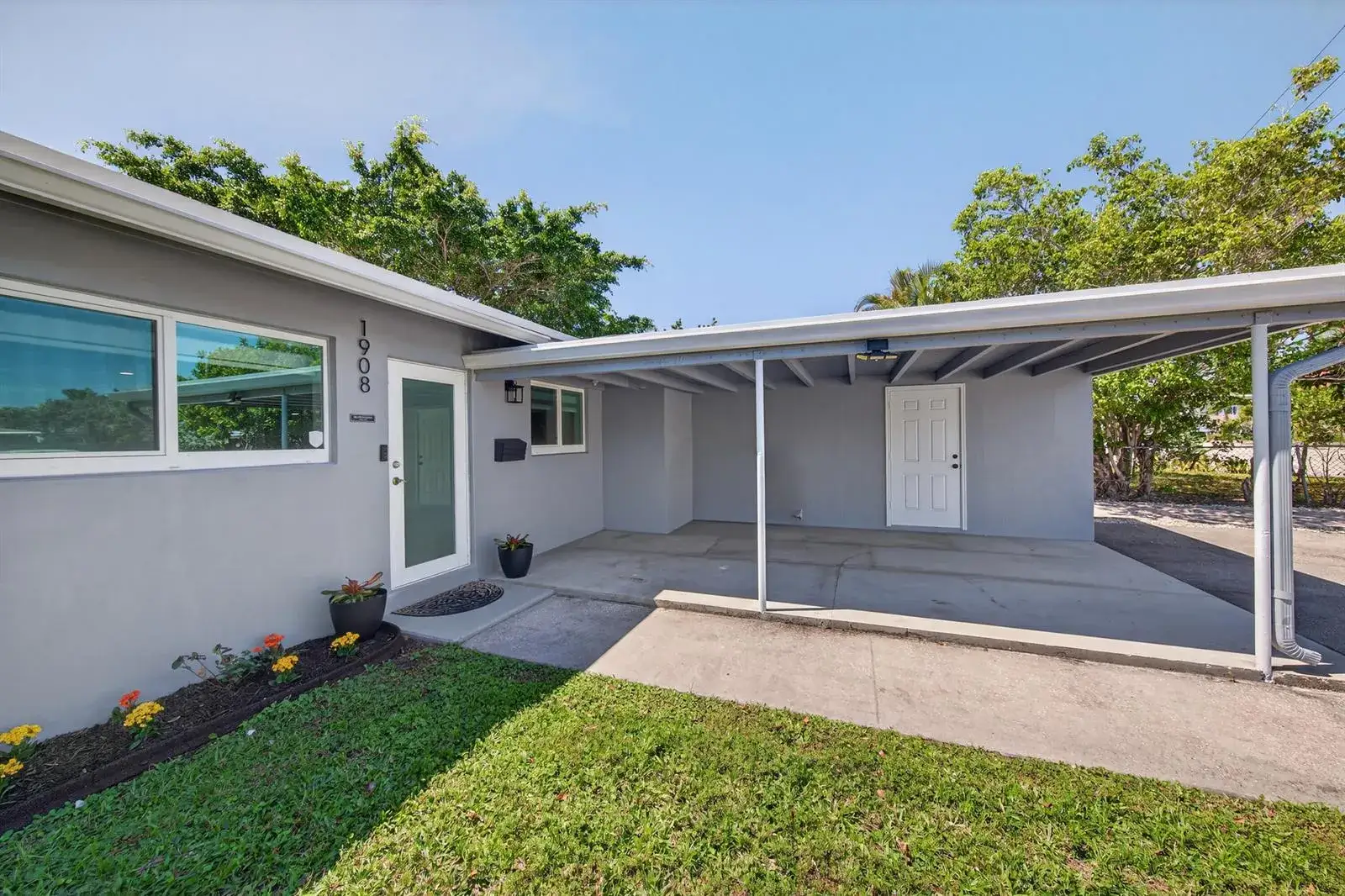 3 bedroom 2 bath Residential for sale at 1908 NE 26th Street, Wilton Manors FL 33305