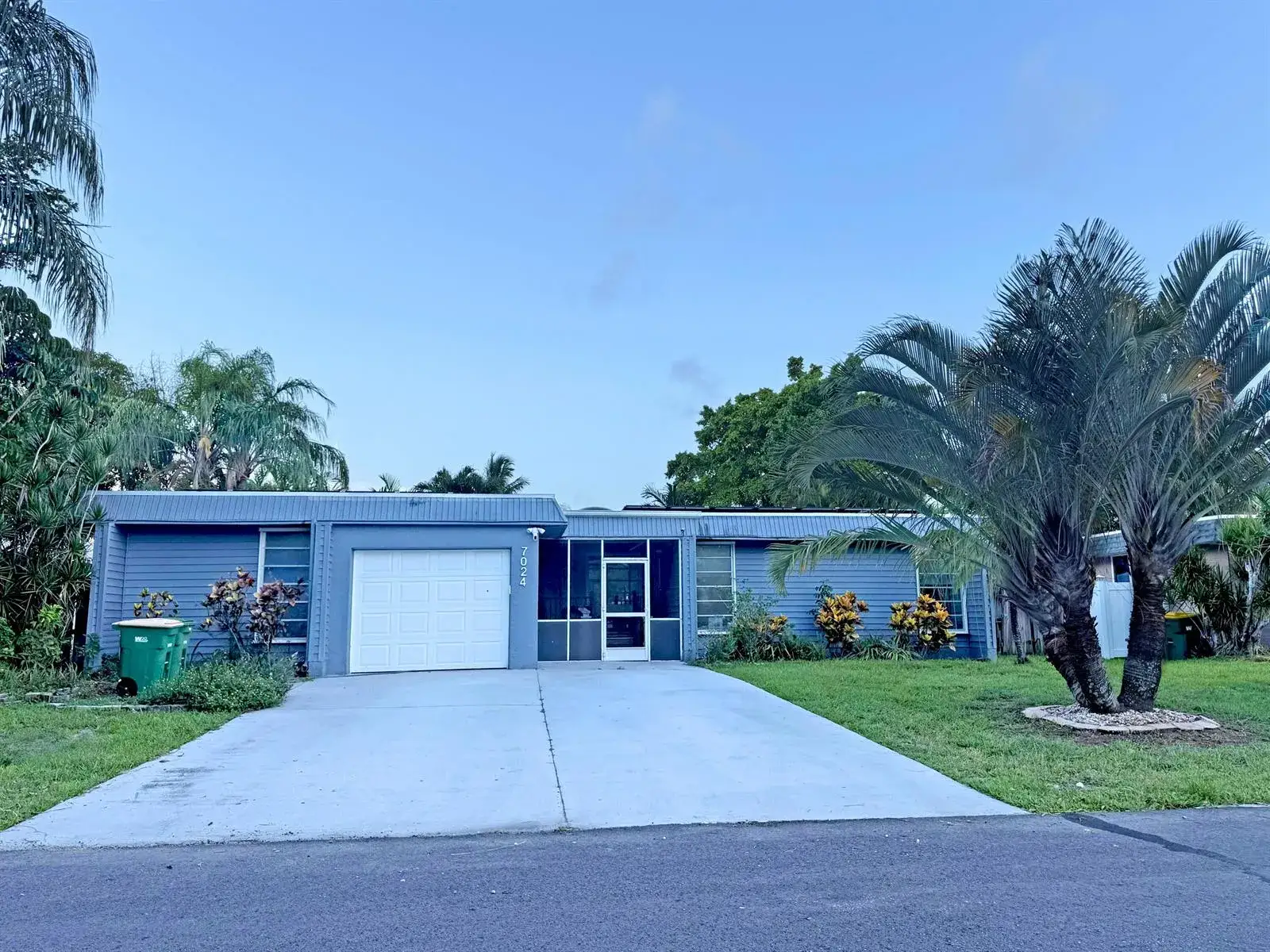 2 bedroom 2 bath Residential for sale at 7024 NW 63rd Street, Tamarac FL 33321