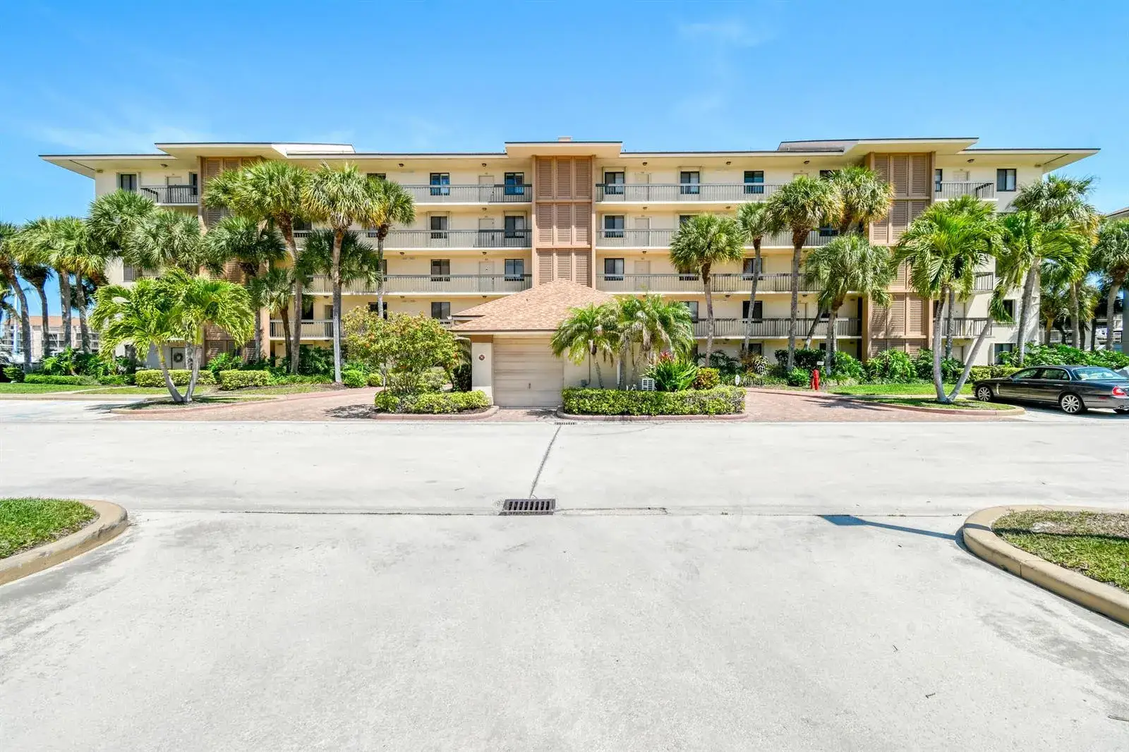 2 bedroom 2 bath Residential for sale at 2401 Marina Isle Way # 503, Jupiter FL 33477