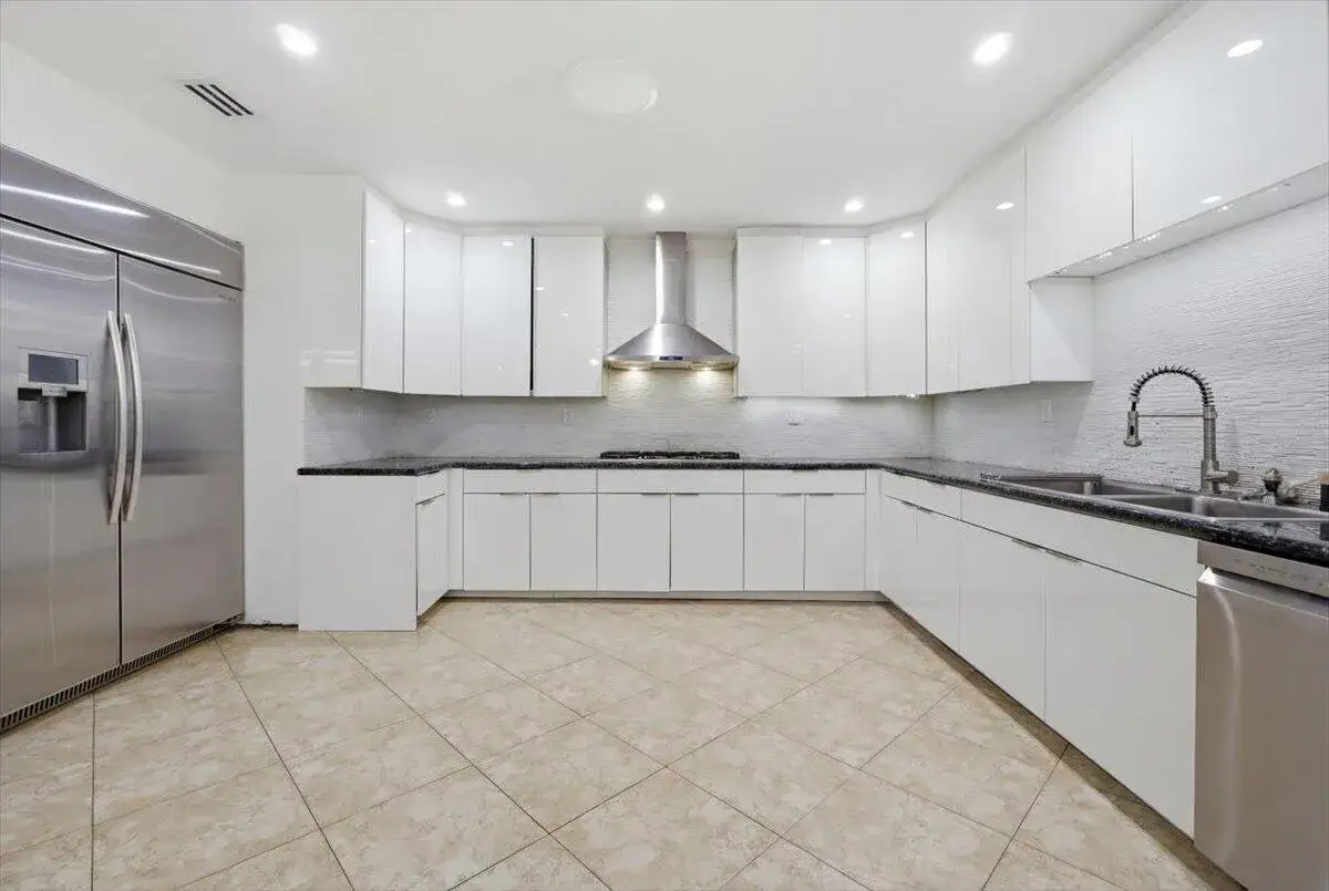 6 bedroom 4 bath Residential Lease for rent at 20100 NE 20th Court # 0, Miami FL 33179