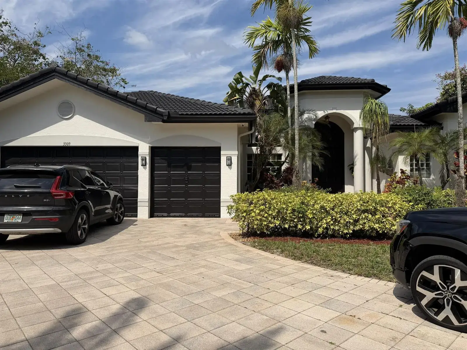 5 bedroom 4 bath Residential for sale at 3309 Bradenham Lane, Davie FL 33328