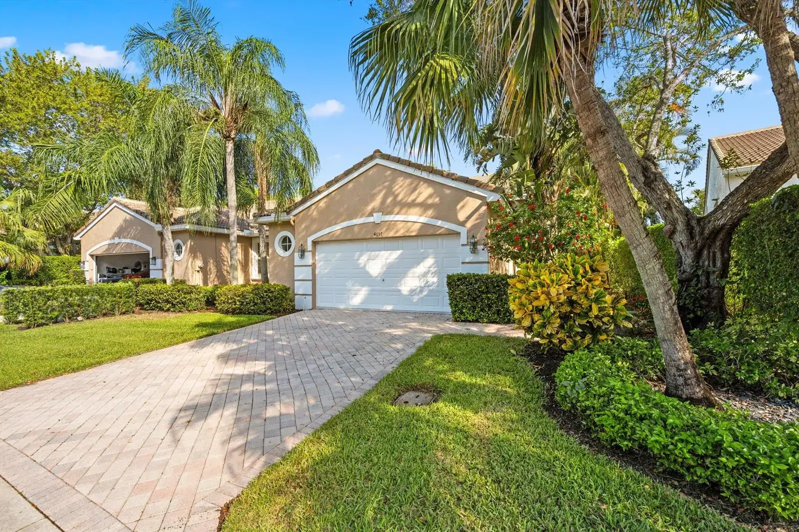 3 bedroom 2 bath Residential for sale at 4657 Carlton Golf Drive, Lake Worth FL 33449