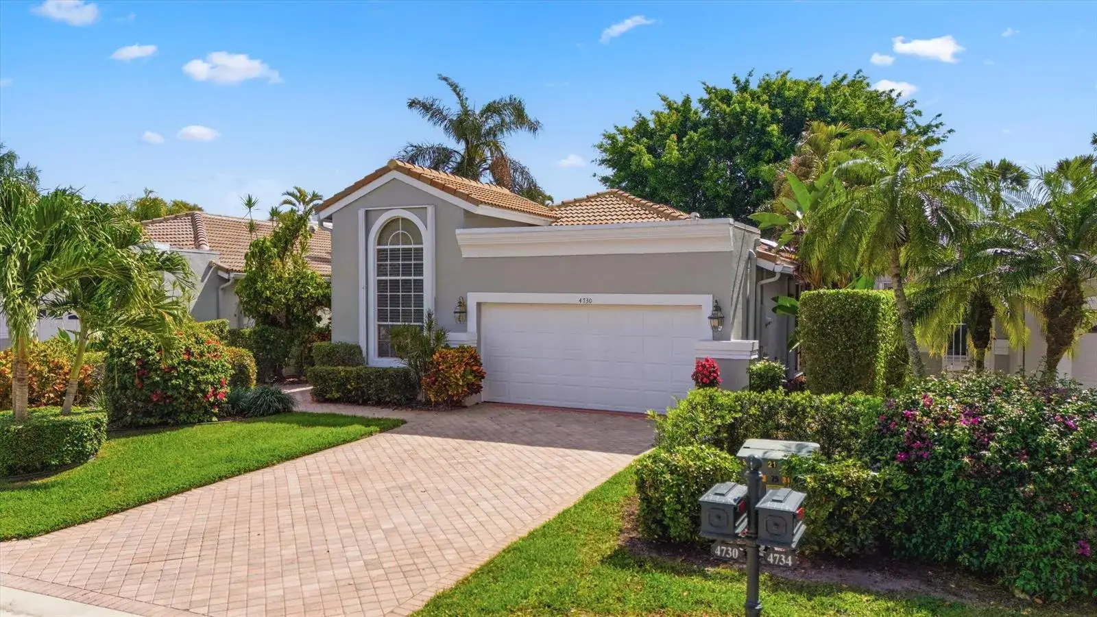 2 bedroom 2 bath Residential for sale at 4730 Carlton Golf Drive, Lake Worth FL 33449