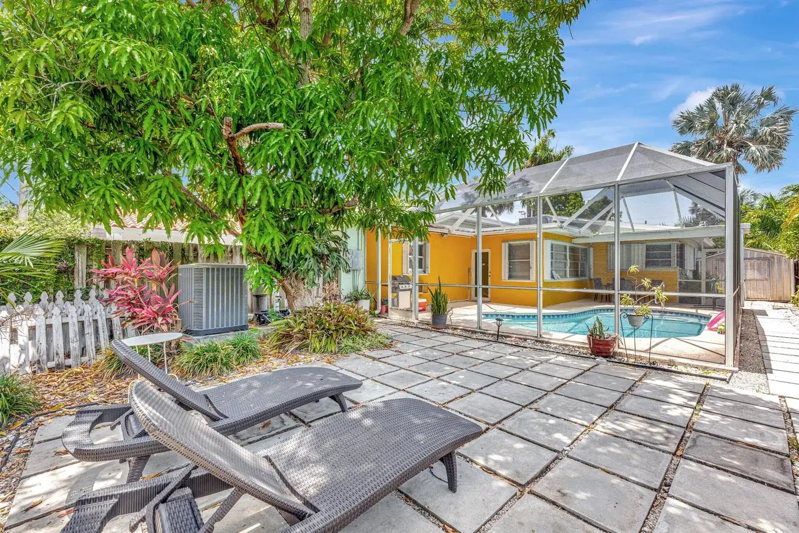 2 bedroom 2 bath Residential for sale at 1246 Johnson Street, Hollywood FL 33019